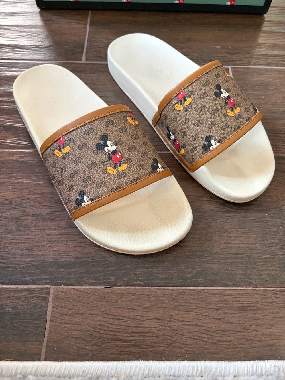 Gucci White & Brown Mickey Mouse GG Slide Sandals size 10